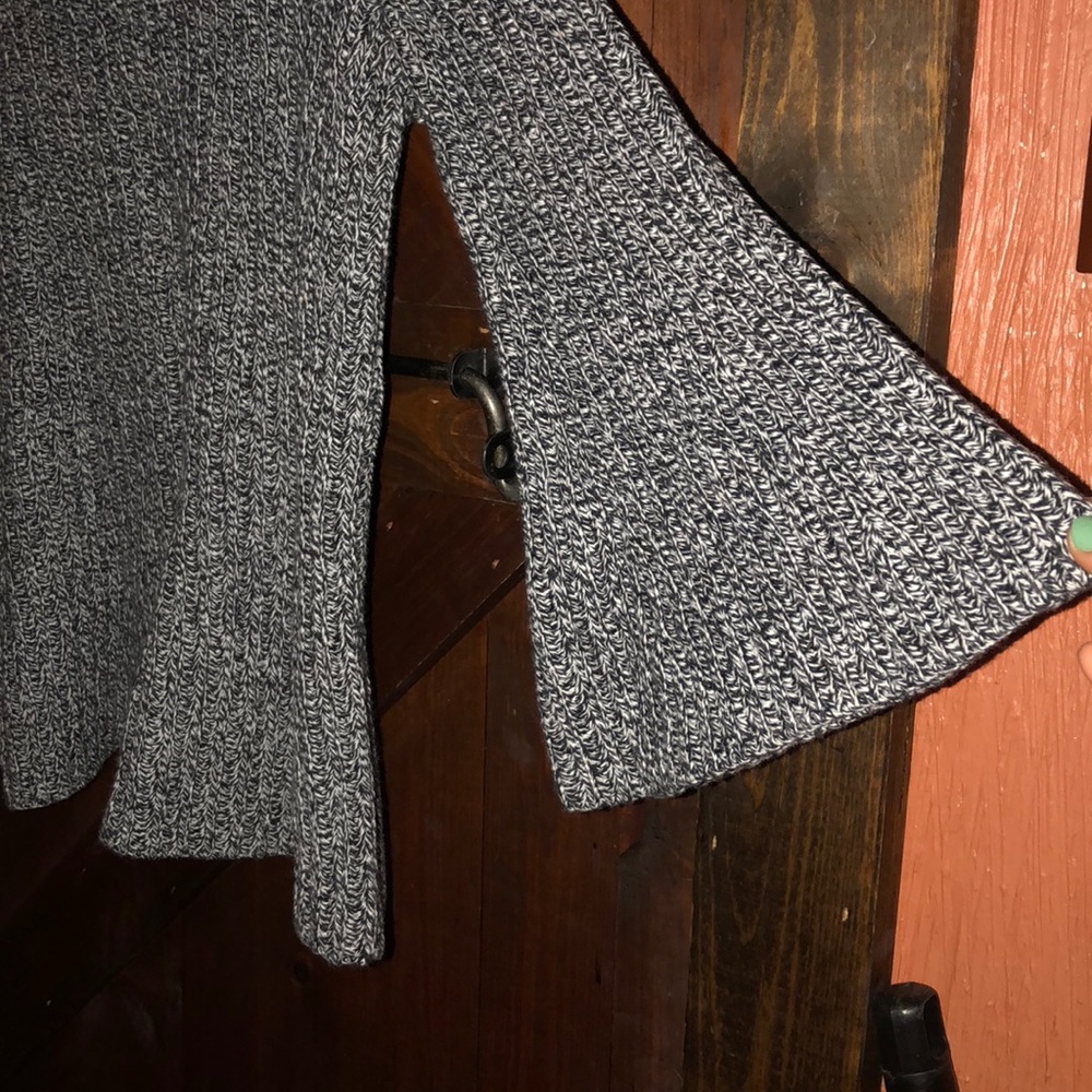 Sweater - Picture 3 of 3